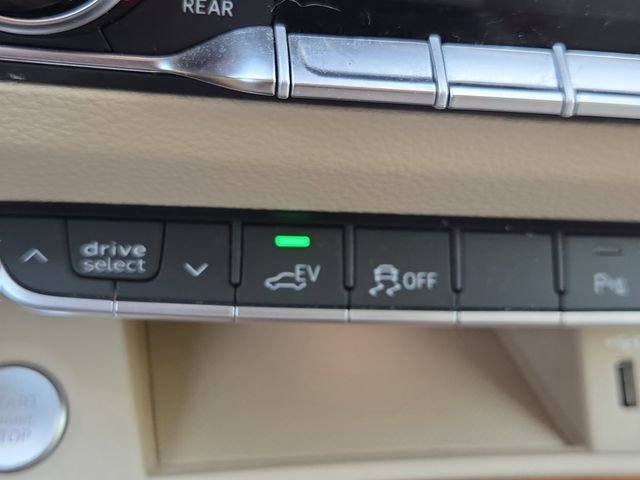 Used 2023 White Audi S line Premium image 10