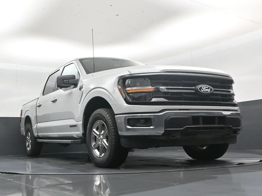 Used 2024 White Ford XLT image 40
