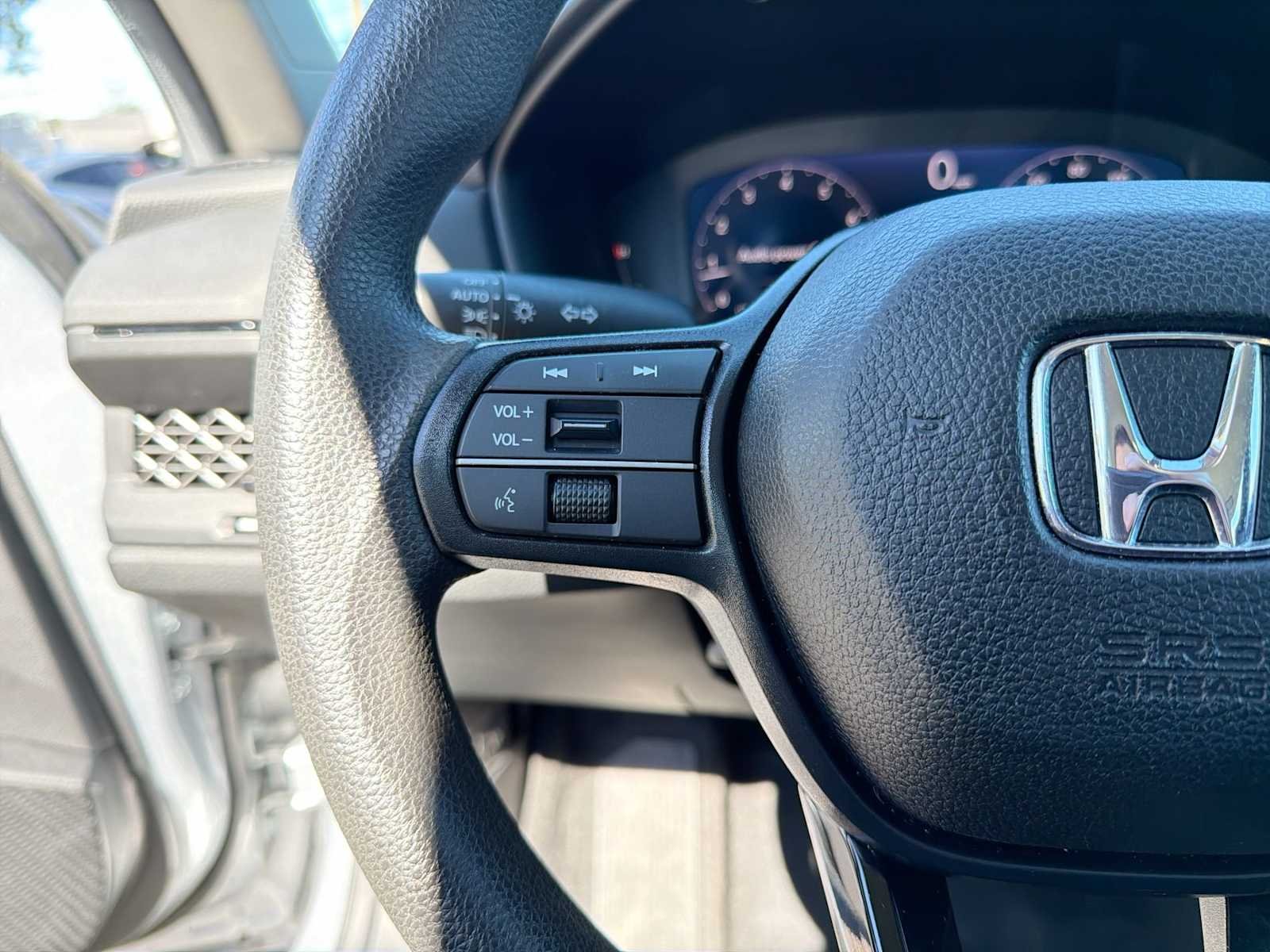 Used 2025 Solar Silver Metallic Honda LX image 24