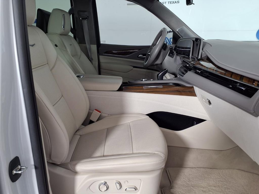 Used 2022 Crystal White Tricoat Cadillac Premium Luxury Platinum image 10