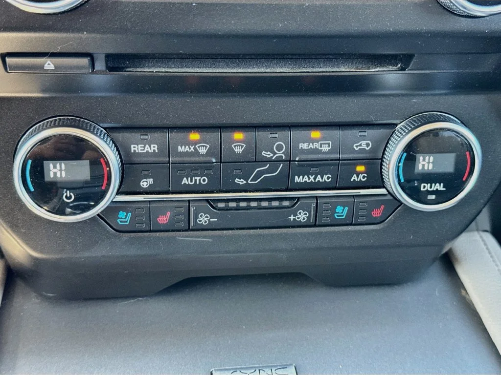 Used 2018 White Ford XLT image 17