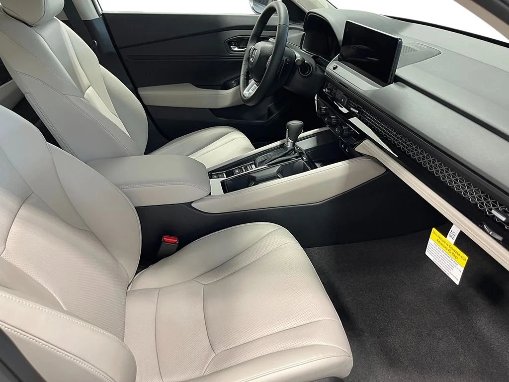 New 2026 Platinum White Pearl Honda Touring Hybrid image 28