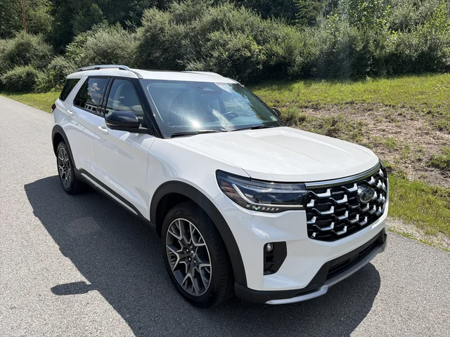 2025 Ford Explorer Platinum