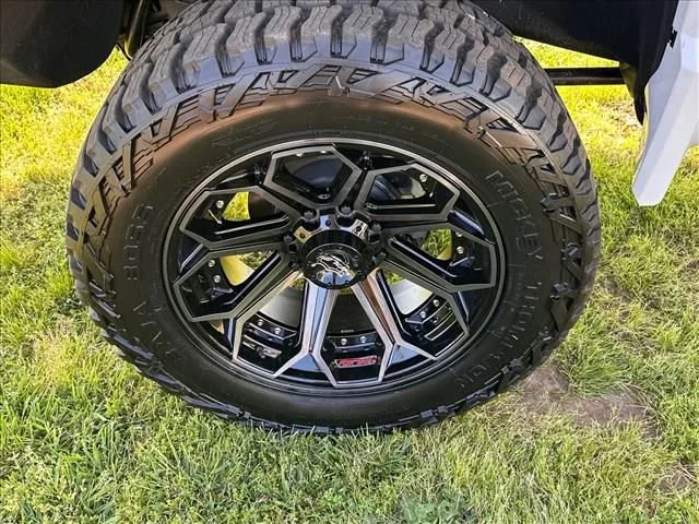 2026 GMC Sierra 2500HD AT4 - Photo 15