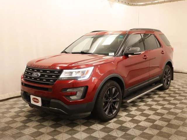 Used 2017 Ruby Red Metallic Tinted Clearcoat Ford XLT image 16