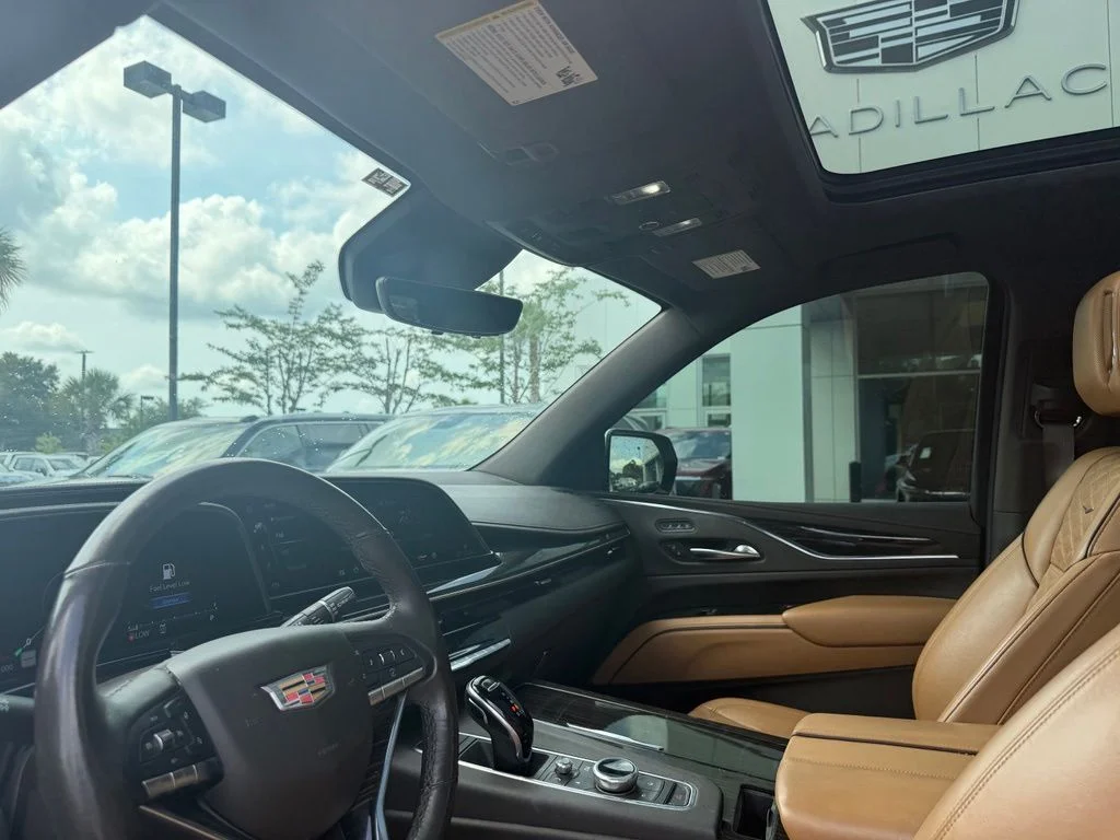 Used 2021 Crystal White Cadillac Sport image 11