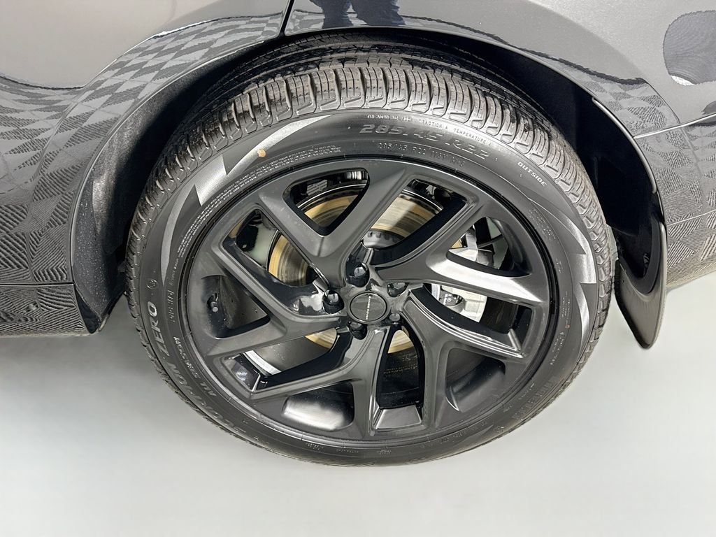 New 2026 Santorini Black Land Rover Dynamic SE image 25