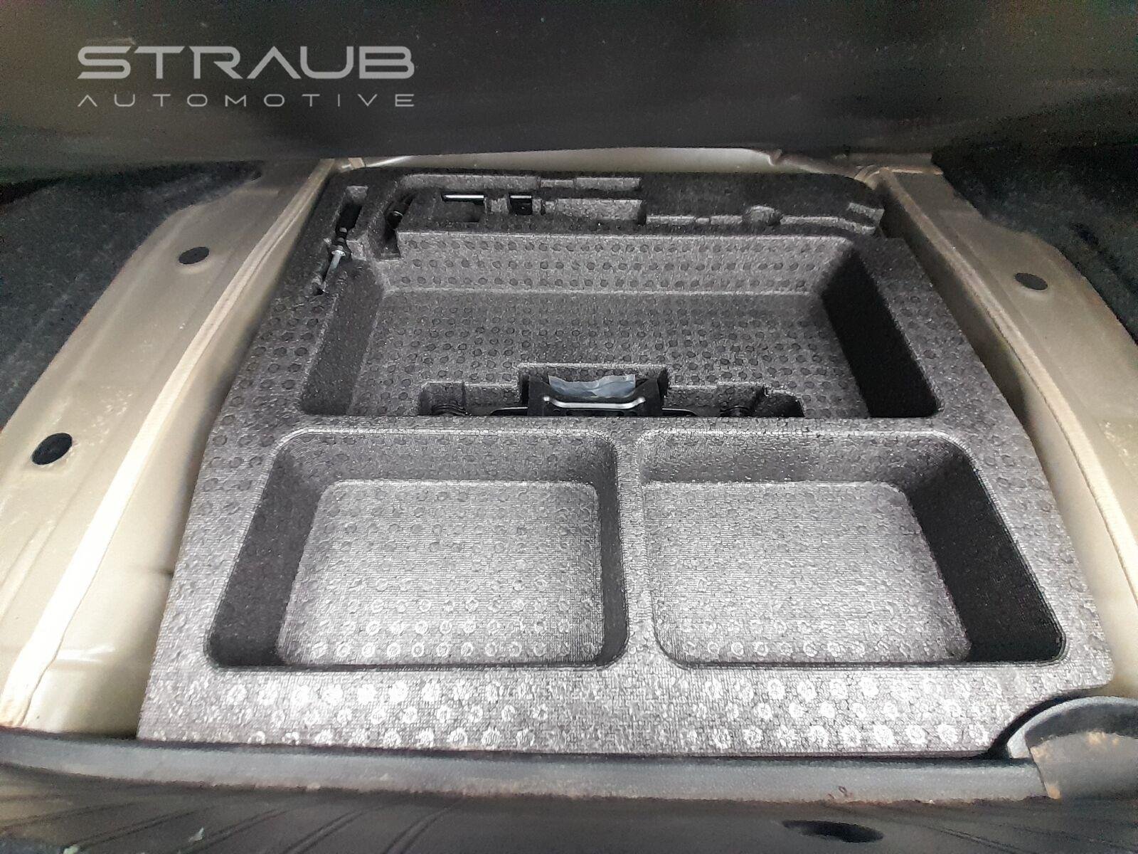 Used 2018 Crystal Black Silica Subaru Premium image 48