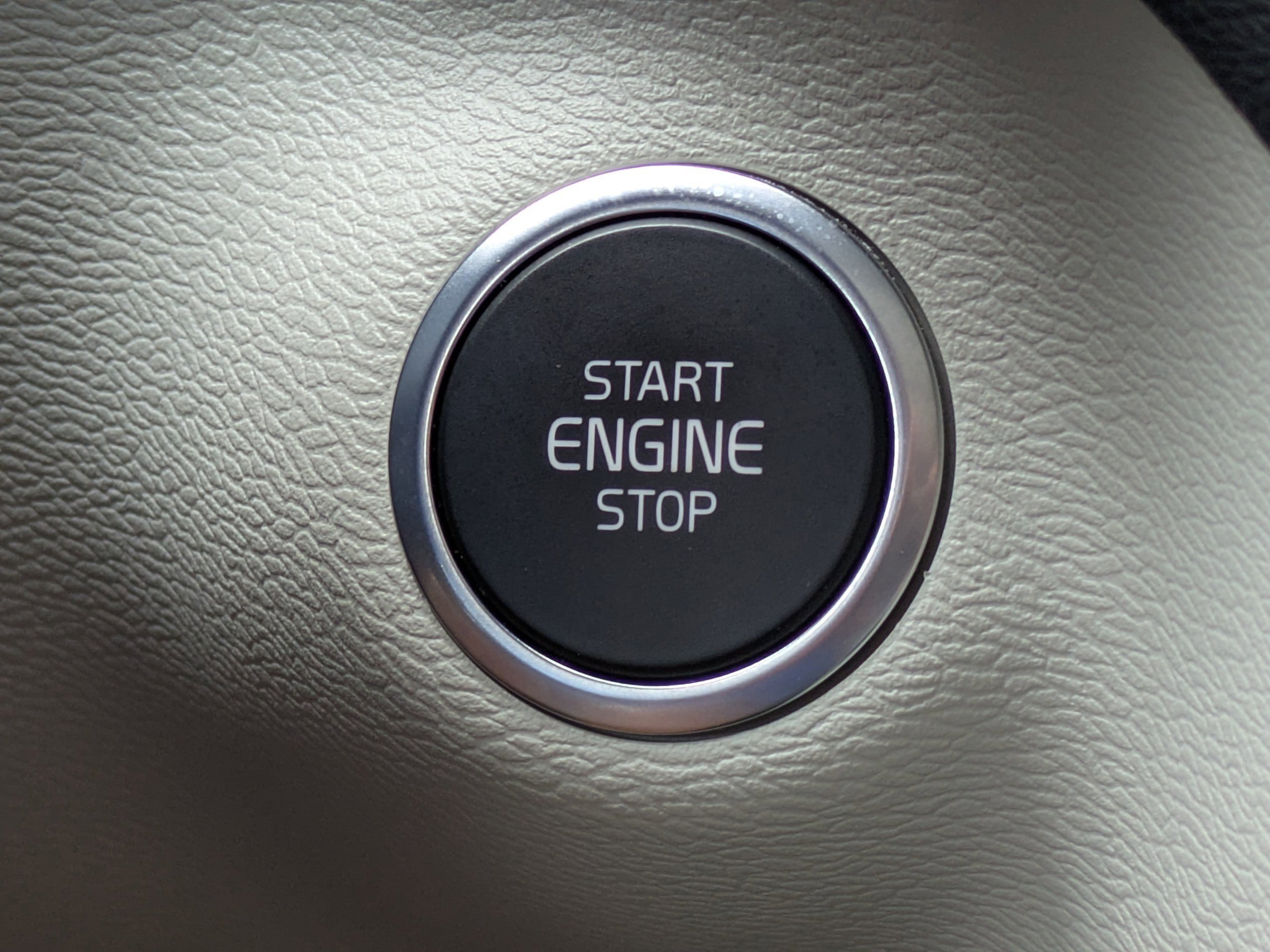 2025 Volvo XC40 Plus - Photo 31