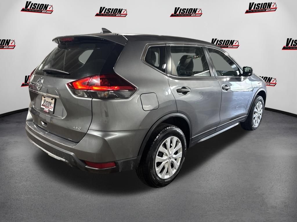 Used 2020 Gray Nissan S image 5