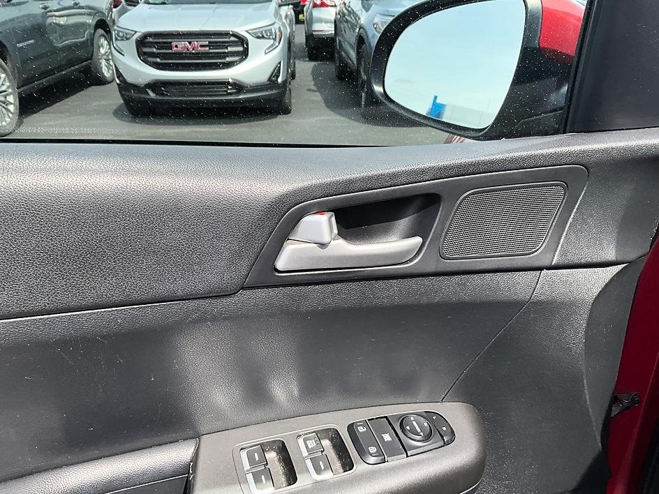 Used 2018 Red Kia LX image 12