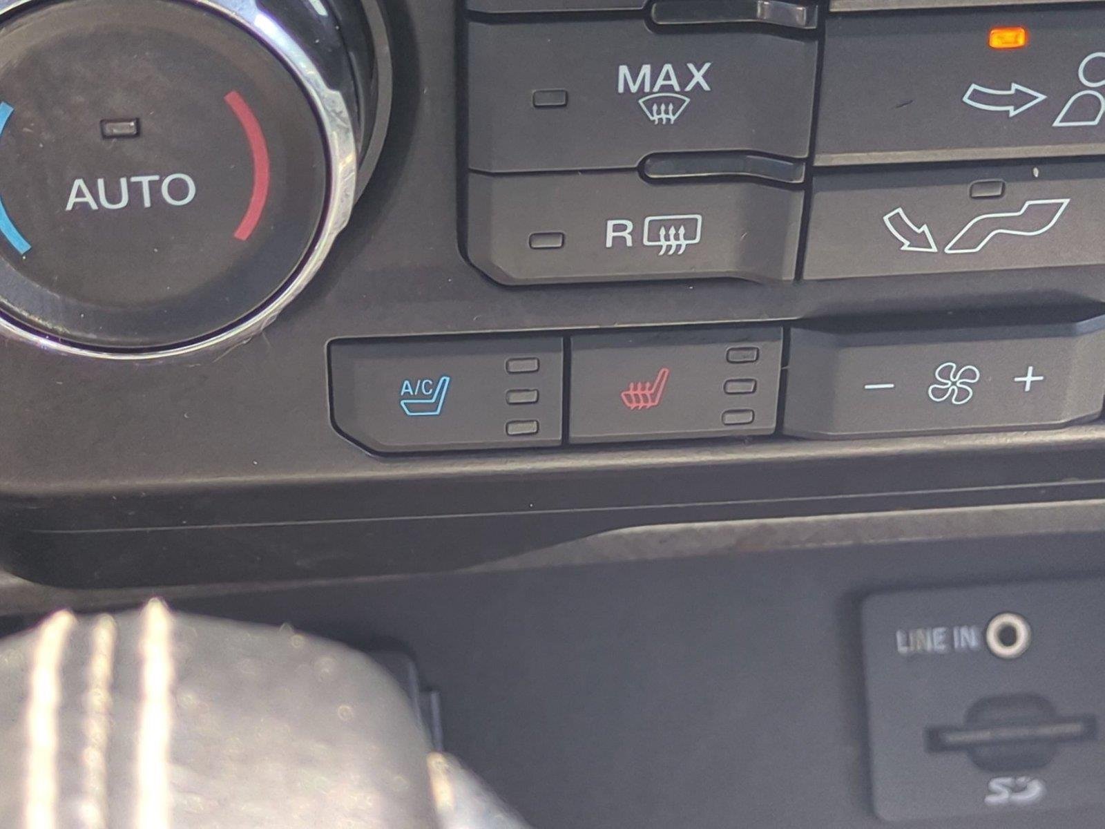 Used 2015 Magnetic Metallic Ford Lariat image 28