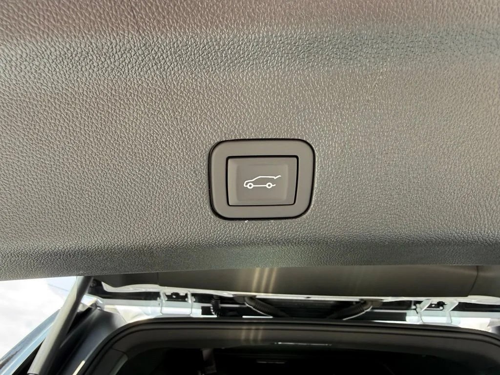 2026 Chevrolet Suburban High Country - Photo 13