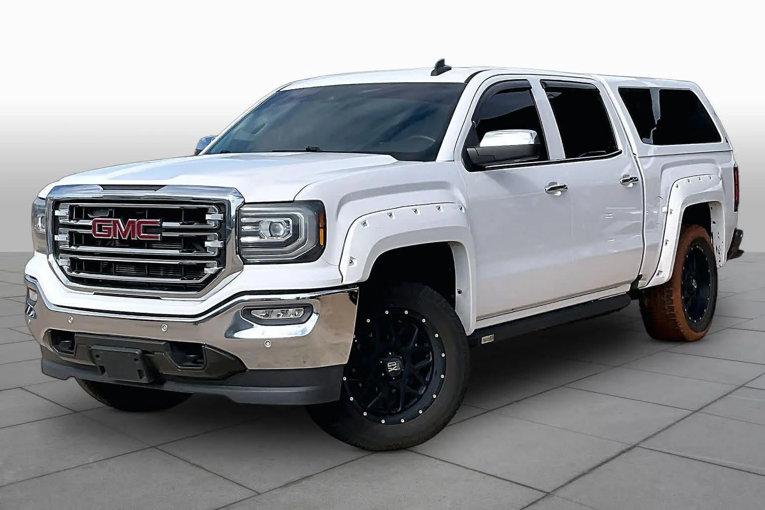 Used 2016 Summit White GMC SLT image 2