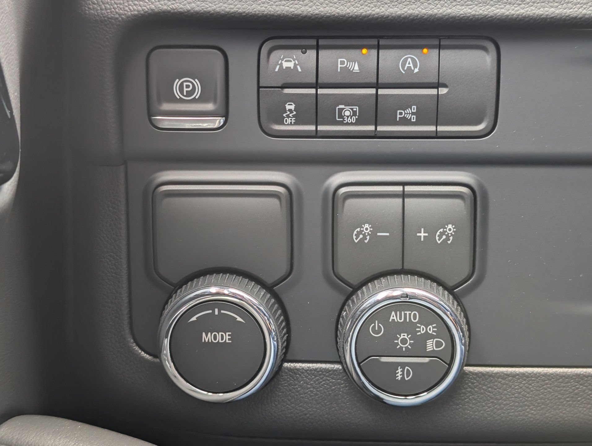 2026 Chevrolet Suburban Premier - Photo 24