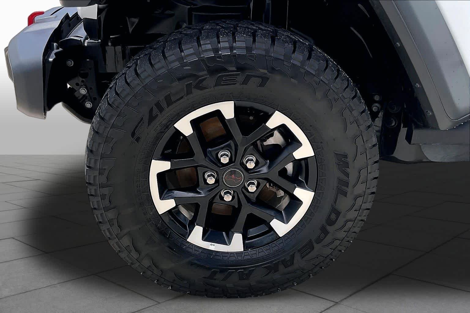 Used 2026 Bright White Clearcoat Jeep Rubicon image 10