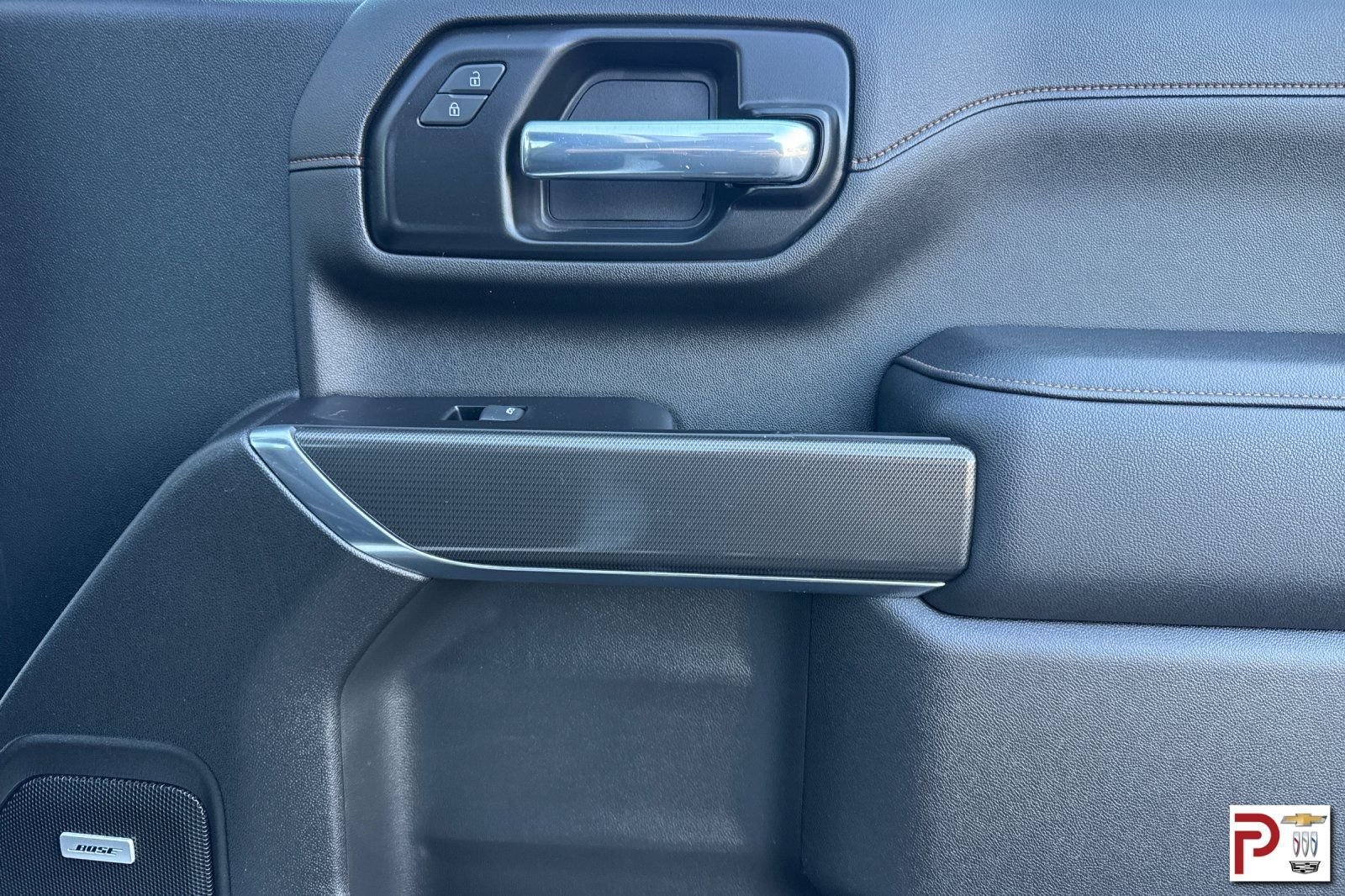 Used 2022 White GMC AT4 image 18