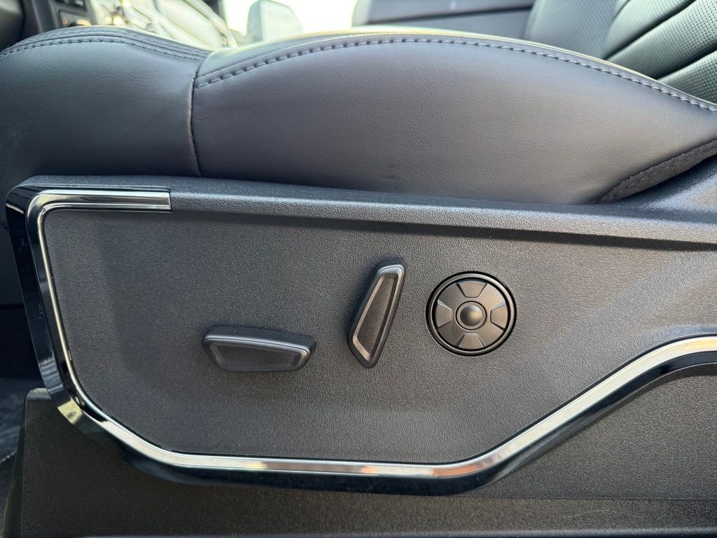 New 2026 Agate Black Metallic Ford F-350® Platinum® image 8