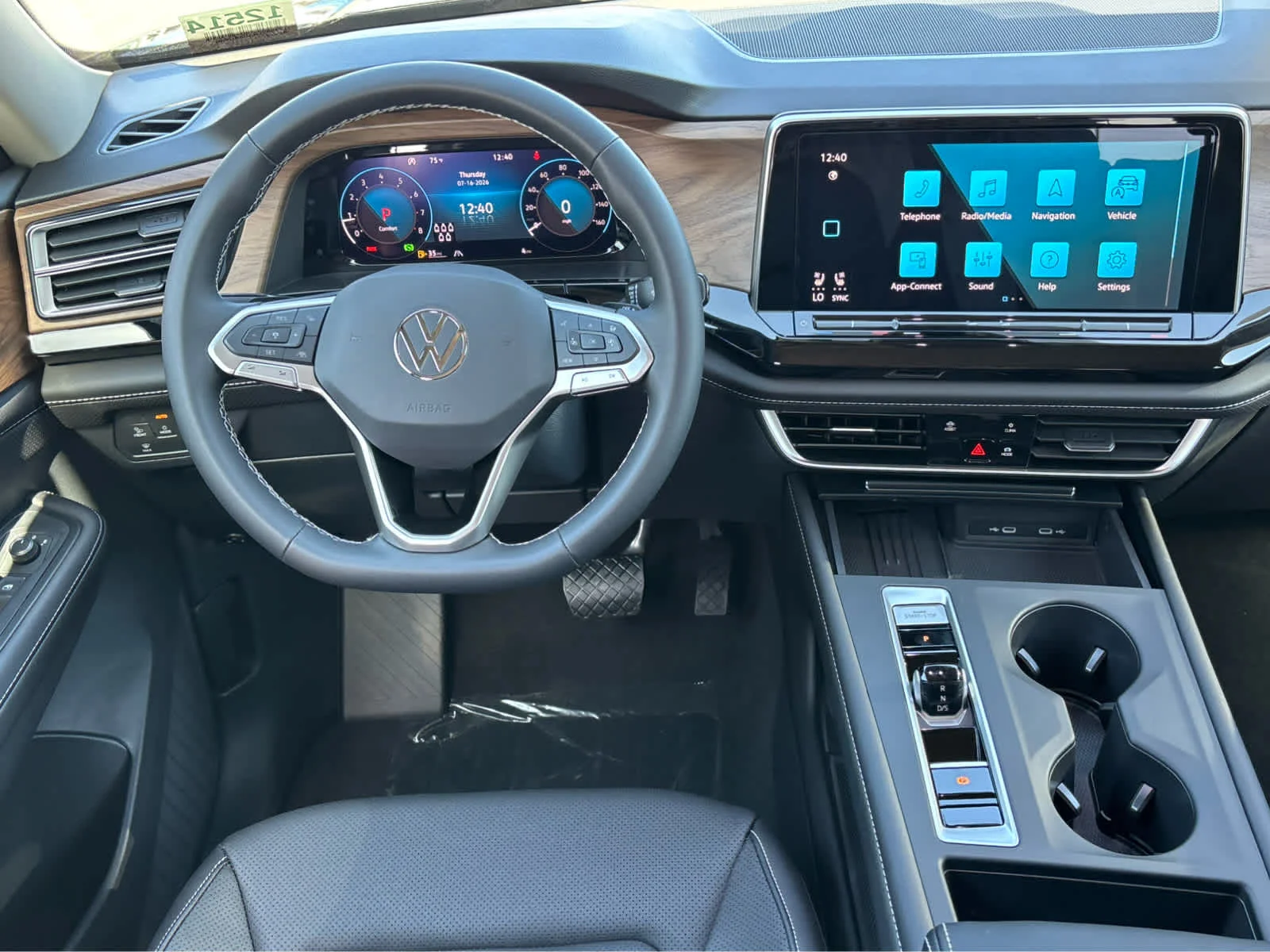 New 2026 DEEP BLACK Volkswagen 2.0T SE image 18