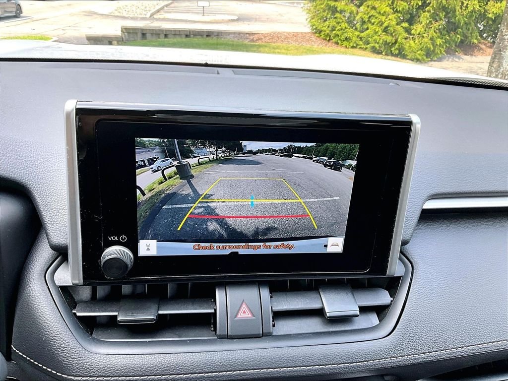 Used 2025 White Toyota XLE image 19