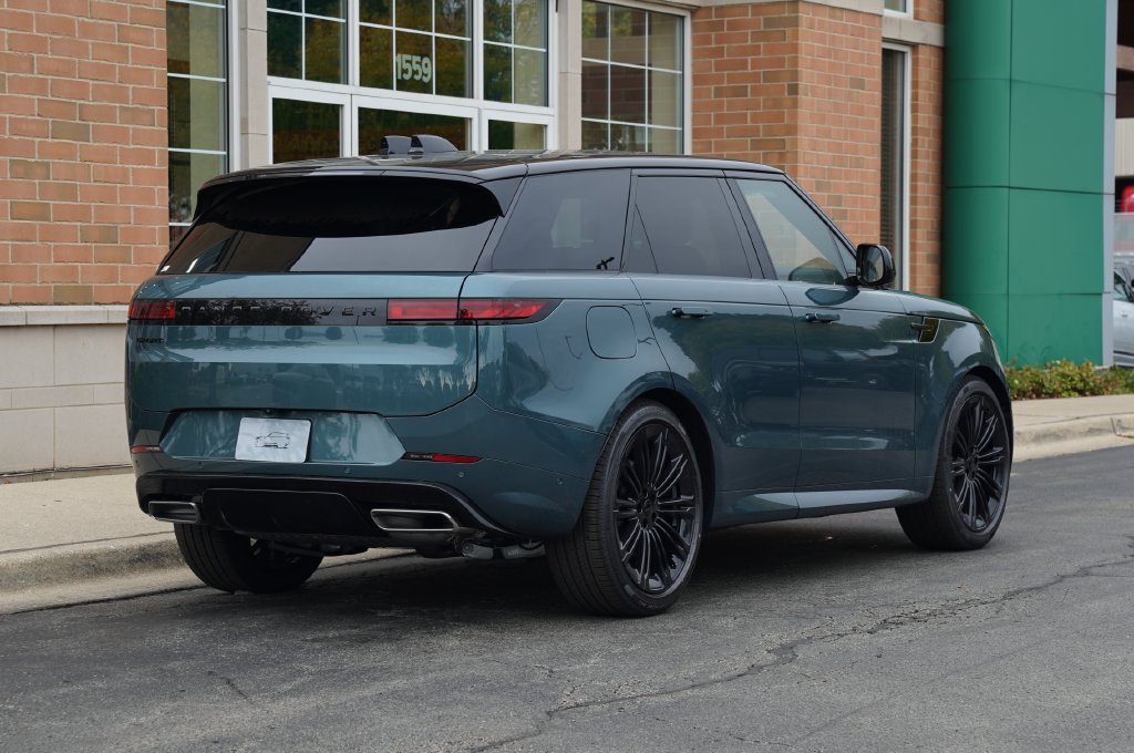 New 2027 Giola Green Land Rover Dynamic SE image 6