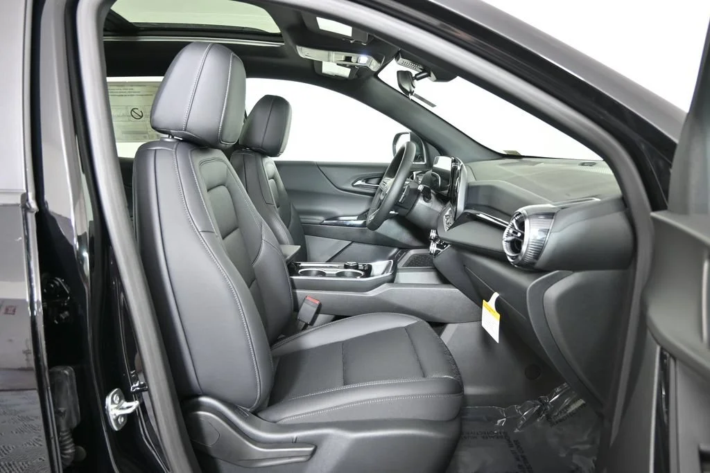 2026 Chevrolet Equinox LT - Photo 13