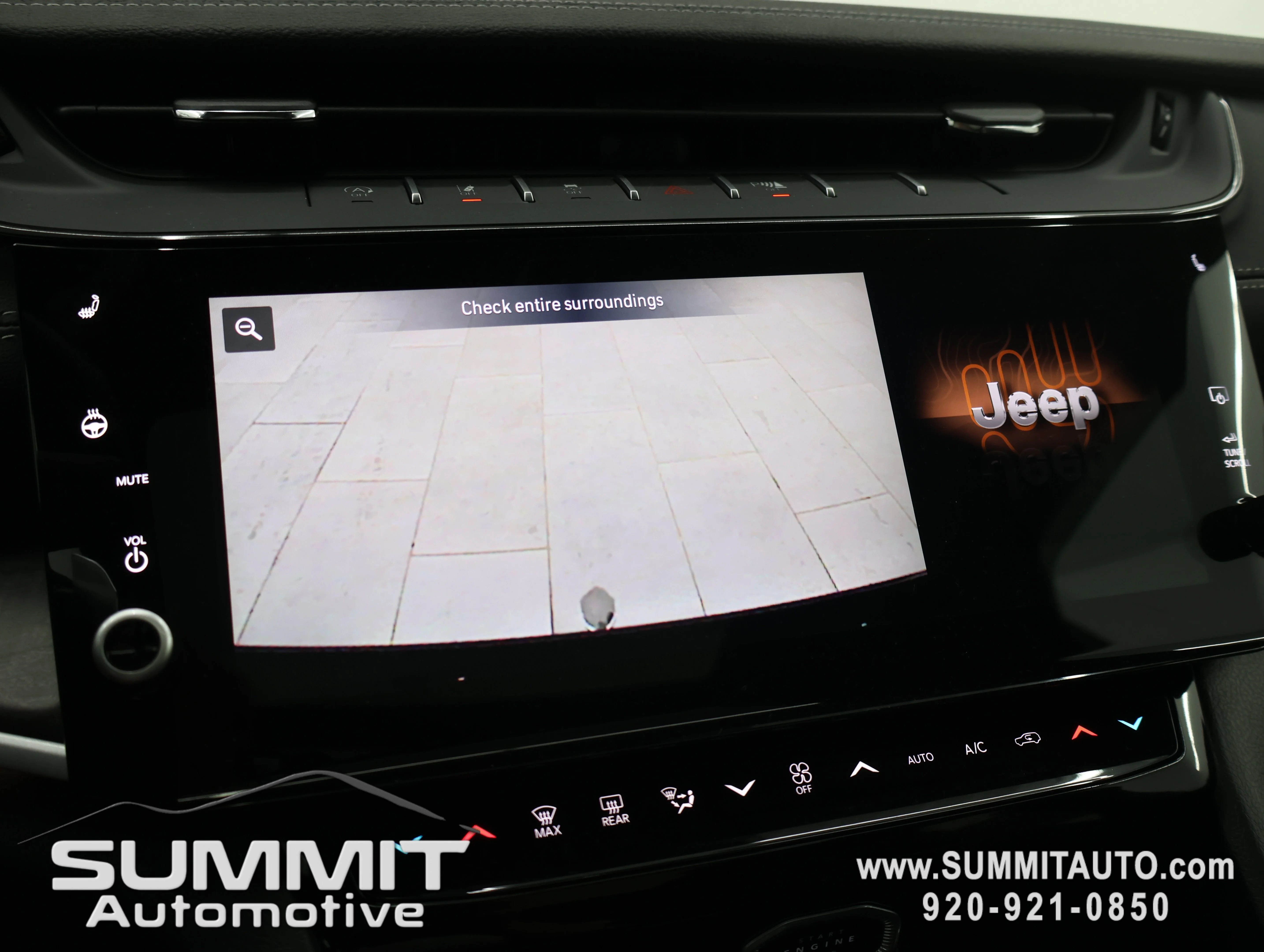 New 2026 Diamond Black Crystal Pearlcoat Jeep Limited image 18