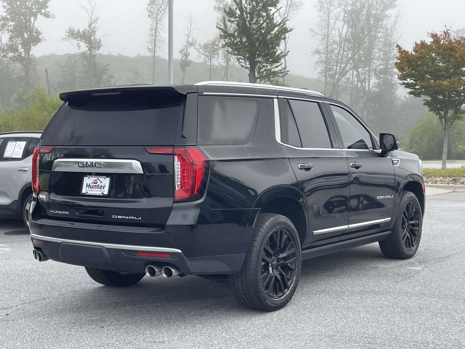 Used 2021 Onyx Black GMC Denali image 27