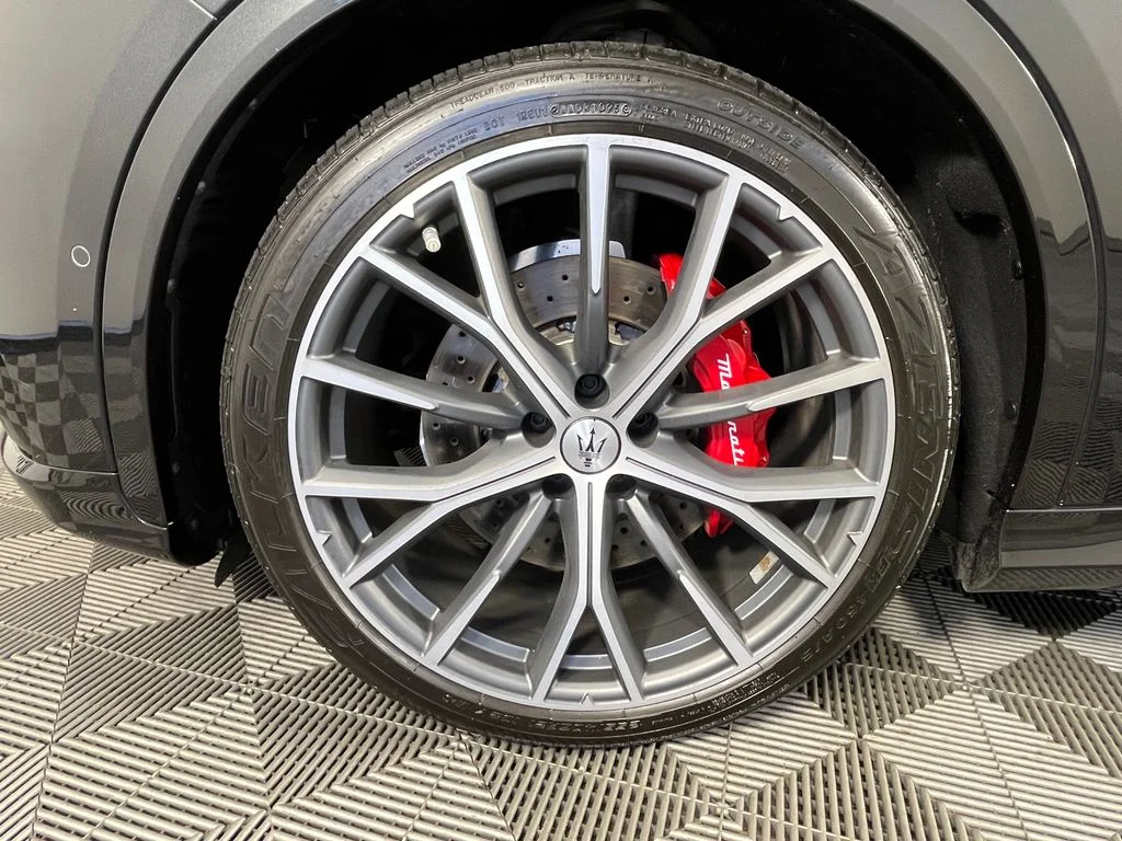 Used 2024 Black Maserati Trofeo image 15