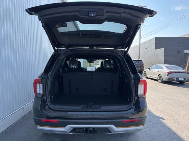 New 2026 Agate Black Metallic Ford Tremor® image 19