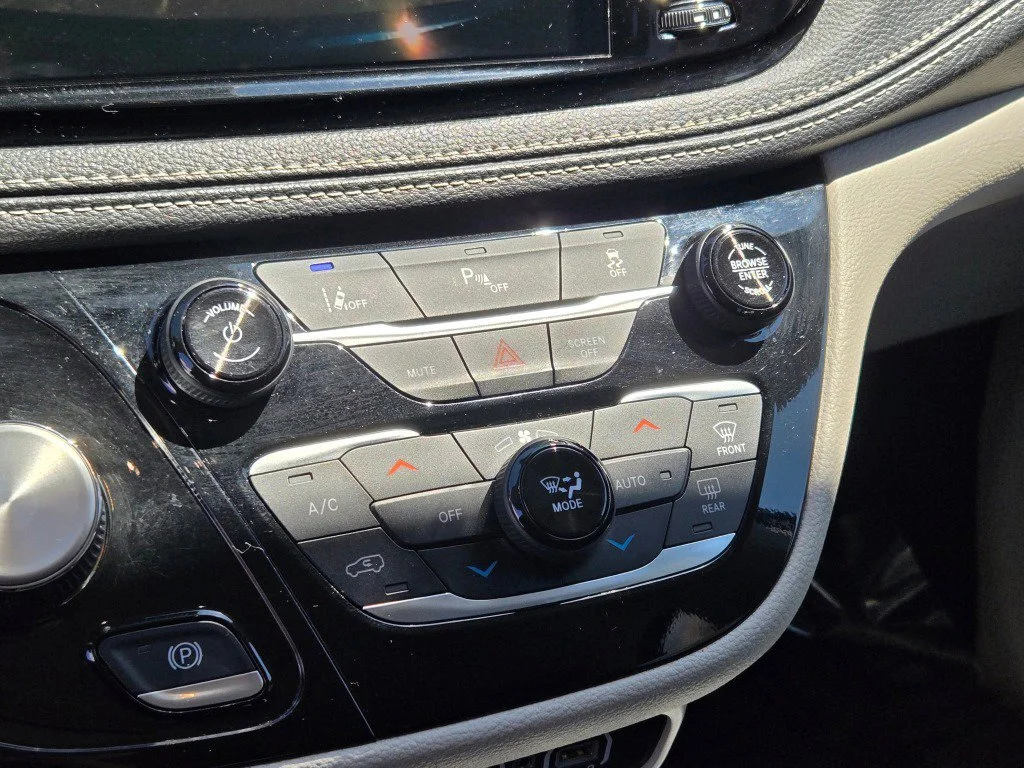 Used 2024 Fathom Blue Pearl Chrysler Hybrid Select image 28