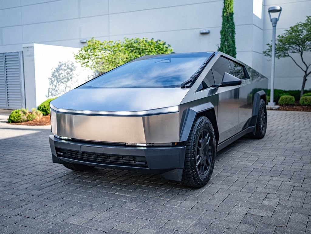 2024 Tesla Cybertruck All-Wheel Drive's photo