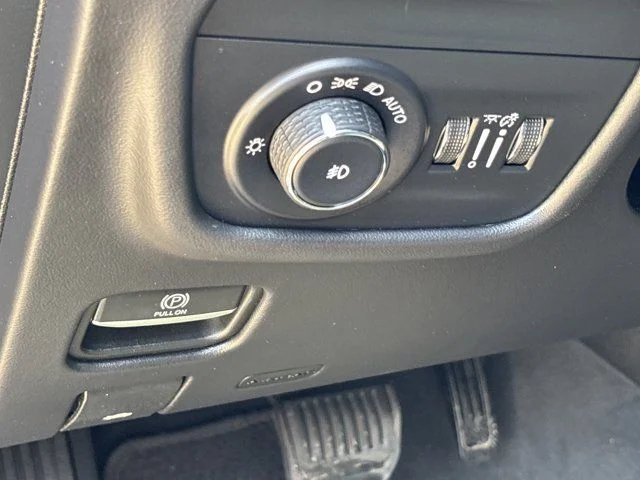 Used 2023 Black Jeep Summit image 24