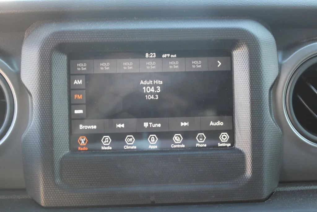 Used 2022 Black Jeep Sport S image 19