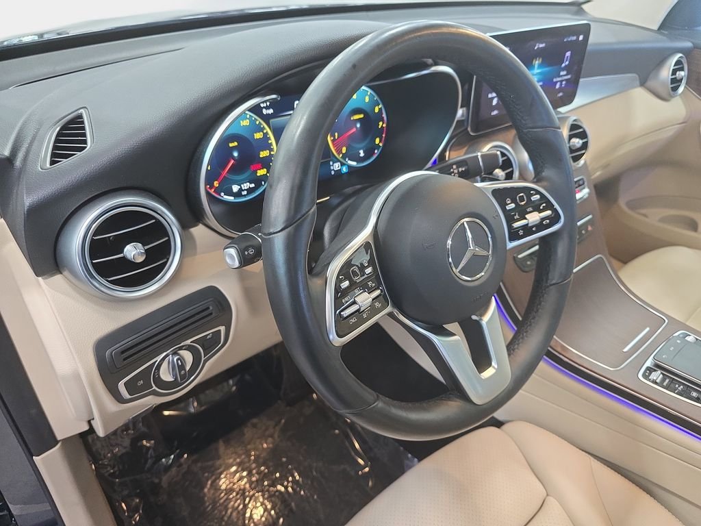 Used 2022 Lunar Blue Metallic Mercedes-Benz GLC 300 image 25