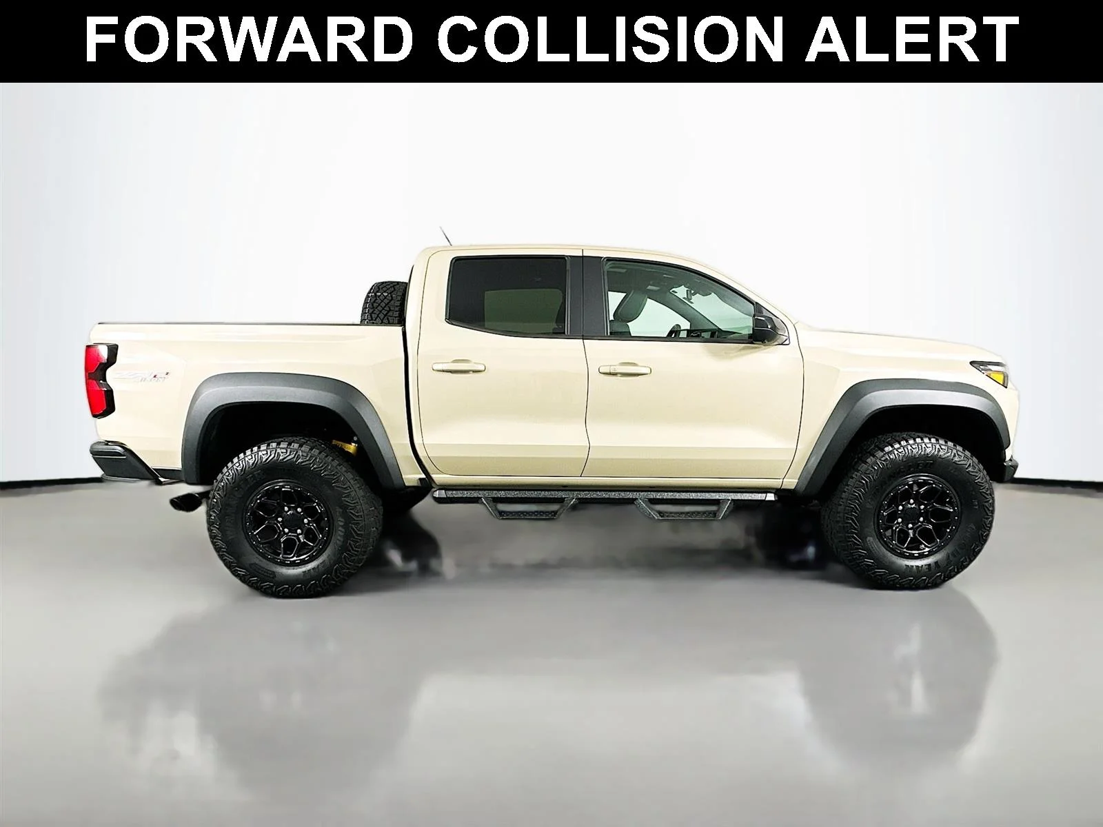 2024 Chevrolet Colorado ZR2 - Photo 8