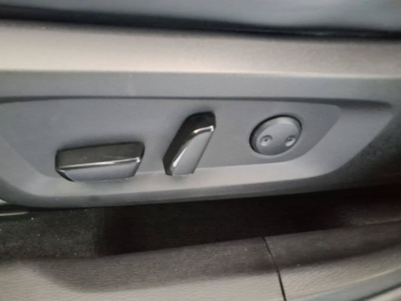 Used 2024 Alloy Silver Metallic Mitsubishi SE image 23