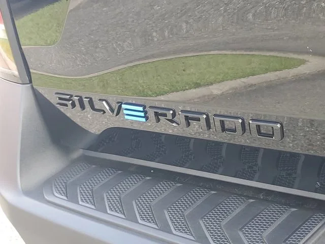 2026 Chevrolet Silverado EV LT - Photo 6
