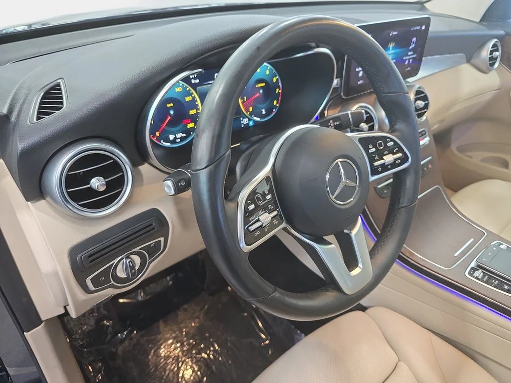 Used 2022 Lunar Blue Metallic Mercedes-Benz GLC 300 image 25