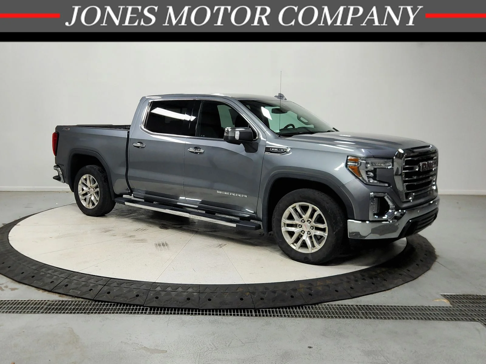Used 2020 Gray GMC SLT image 1