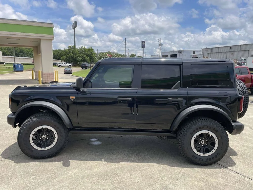 New 2025 Black Ford Badlands image 6