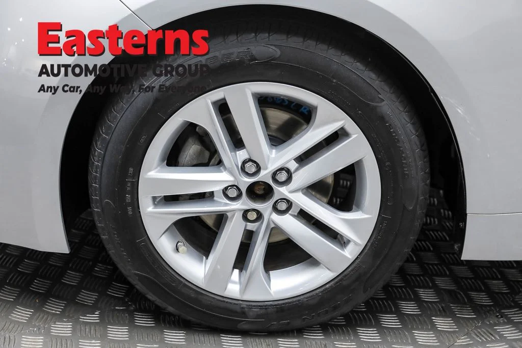 Used 2021 Silver Toyota SE image 28