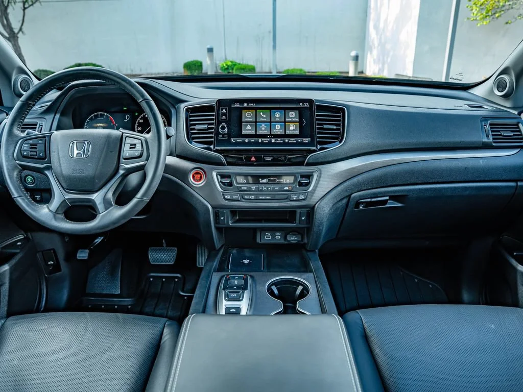 Used 2025 Sonic Gray Pearl Honda RTL image 28