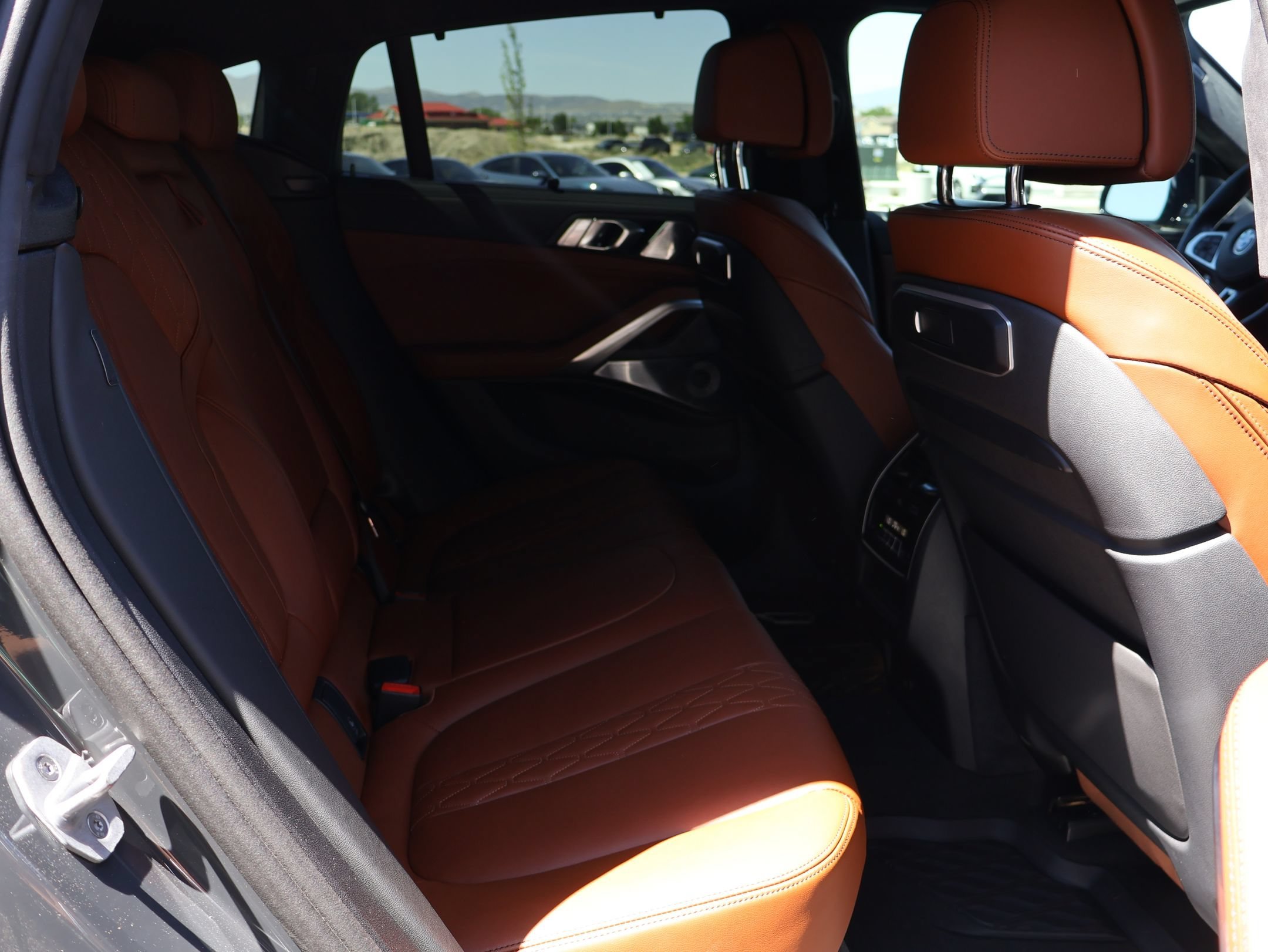 Used 2026 Dravit Grey Metallic BMW M60i image 28