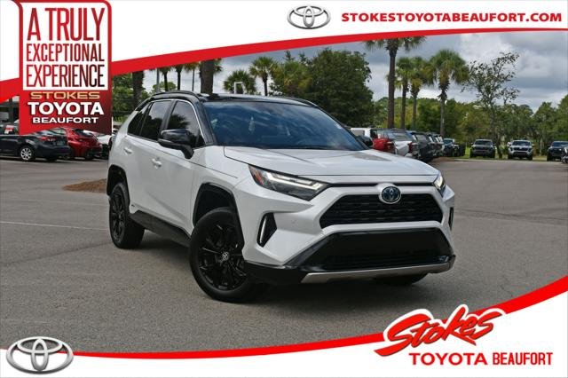 Certified Used 2024 MID BLK/WIND CHILL Toyota  image 1
