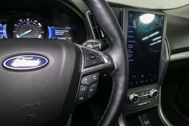 Used 2023 White Ford SEL image 31