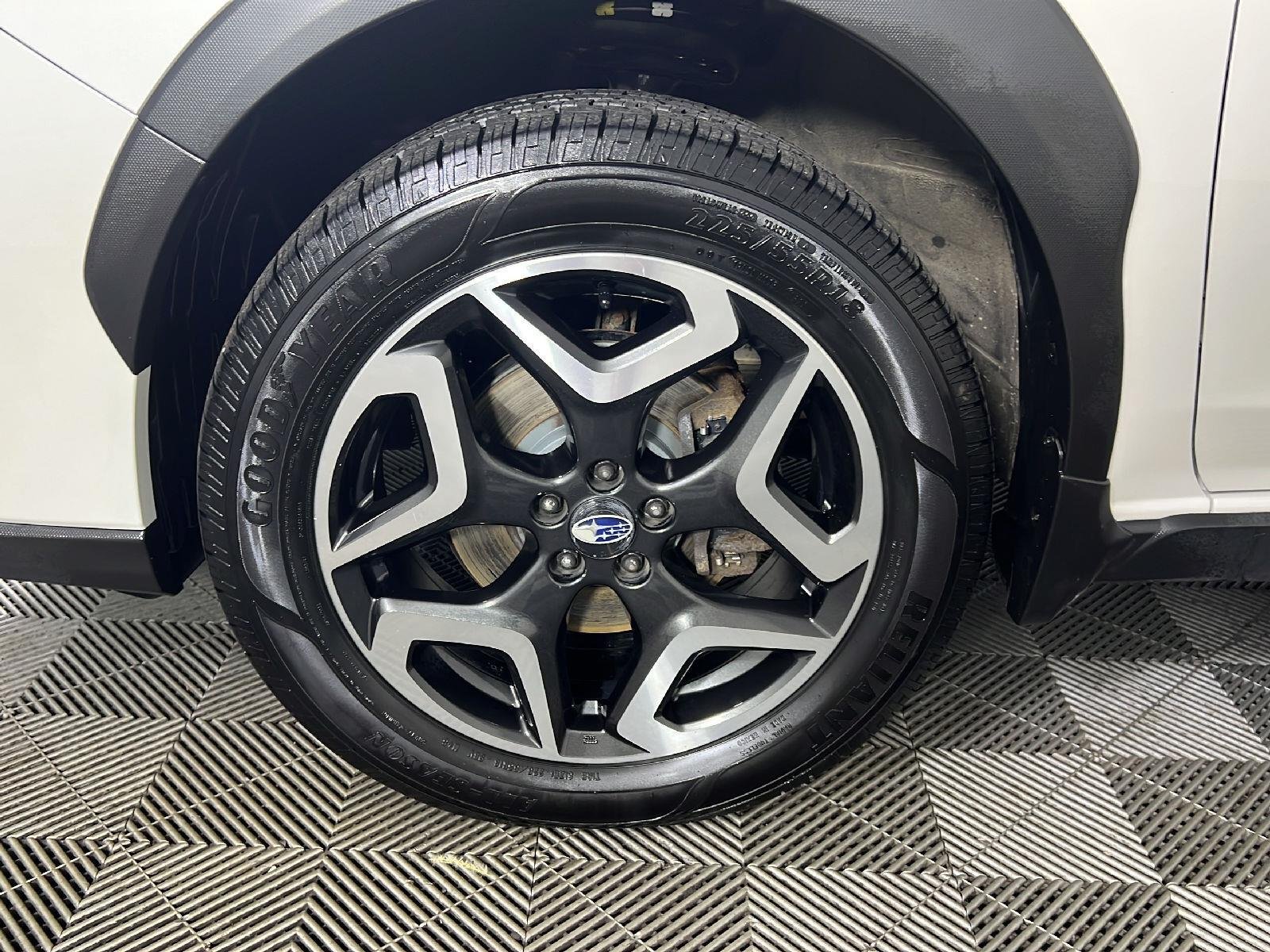 Used 2019 Crystal White Pearl Subaru Limited image 14