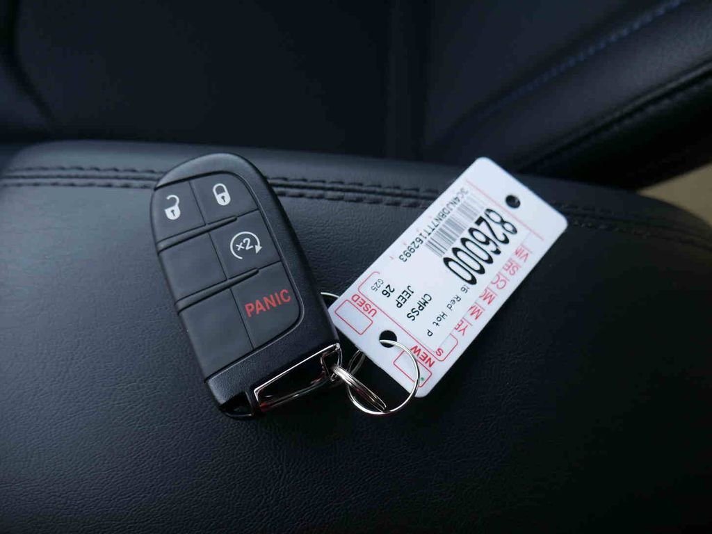 New 2026 Red Hot Pearlcoat Jeep Latitude image 31