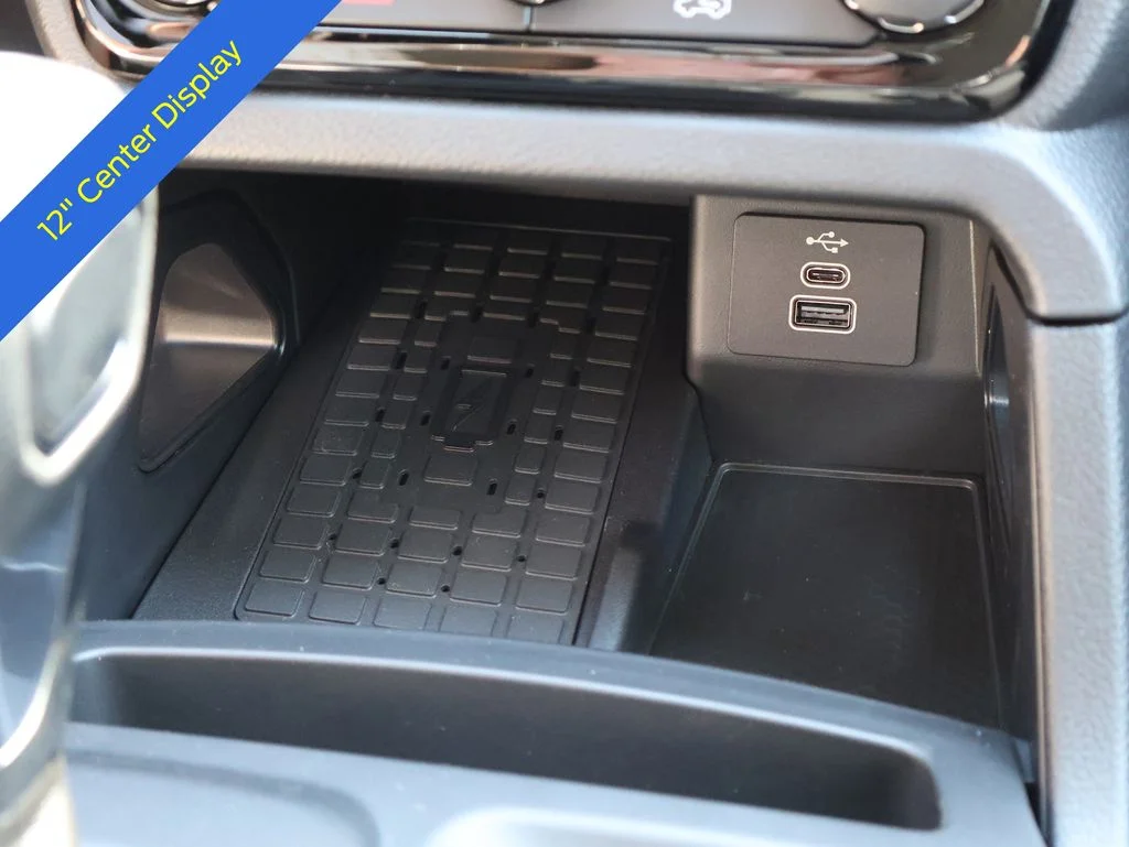 New 2026 Carbonized Gray Metallic Ford XLT image 36