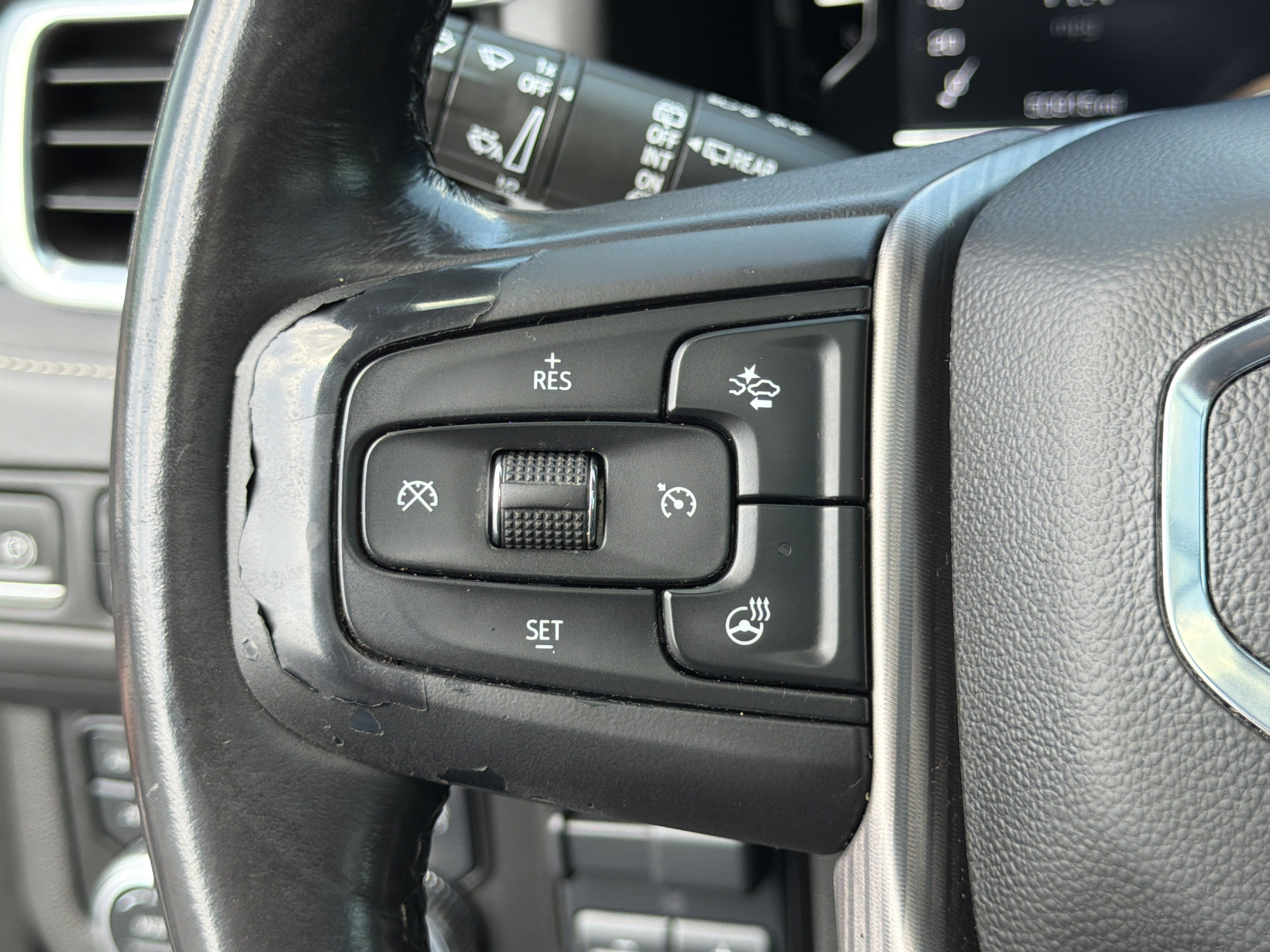 2023 GMC Yukon Denali Ultimate - Photo 32